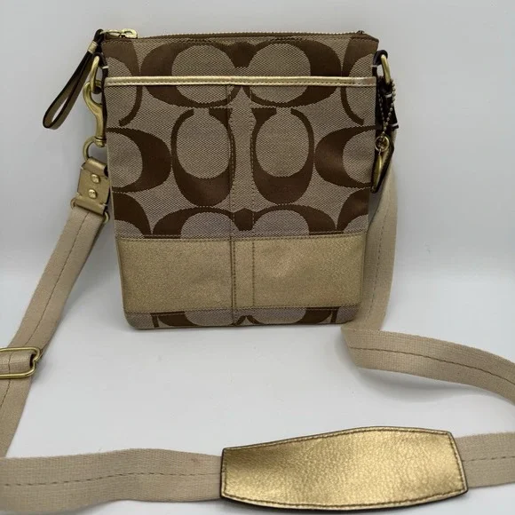 Coach Signature 40758 Swingpack Crossbody Shoulder Handbag Purse - Picture 3 of 13